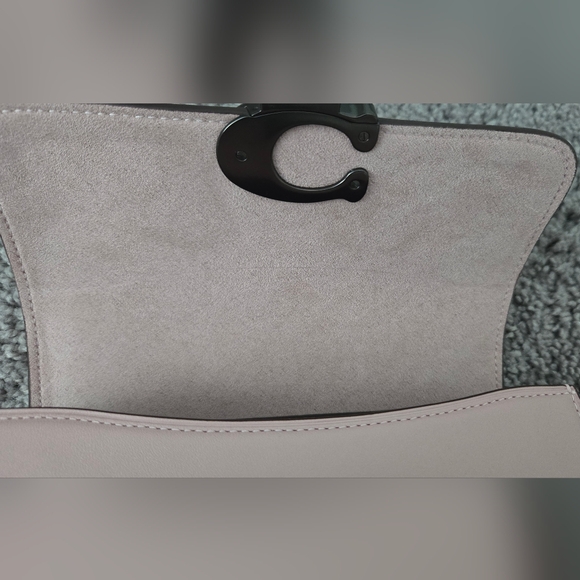 Coach Studio 19 - Picture 11 of 16